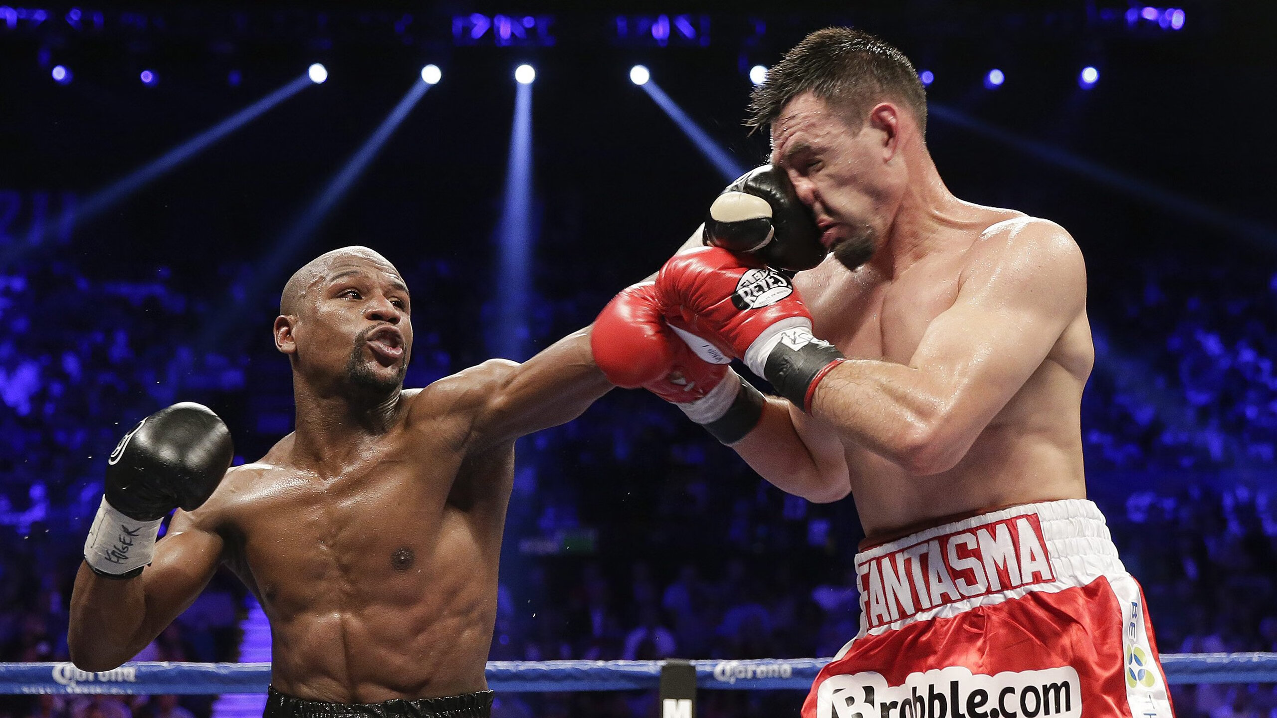 xingkong-海边冲浪与帆板联合比赛，海浪中展现青春力量，冲浪和帆板哪个好玩